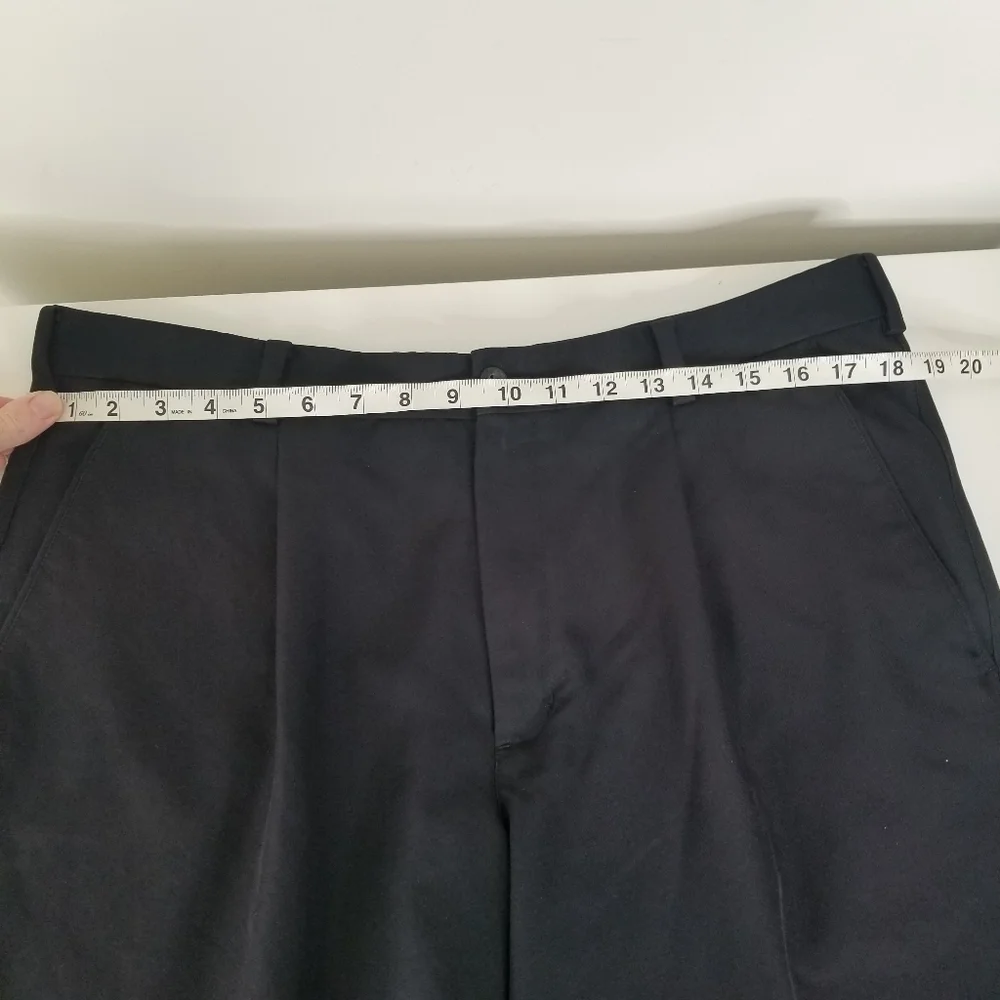 Nike Golf Dri-Fit Black Shorts Size 36 Athletic Casual